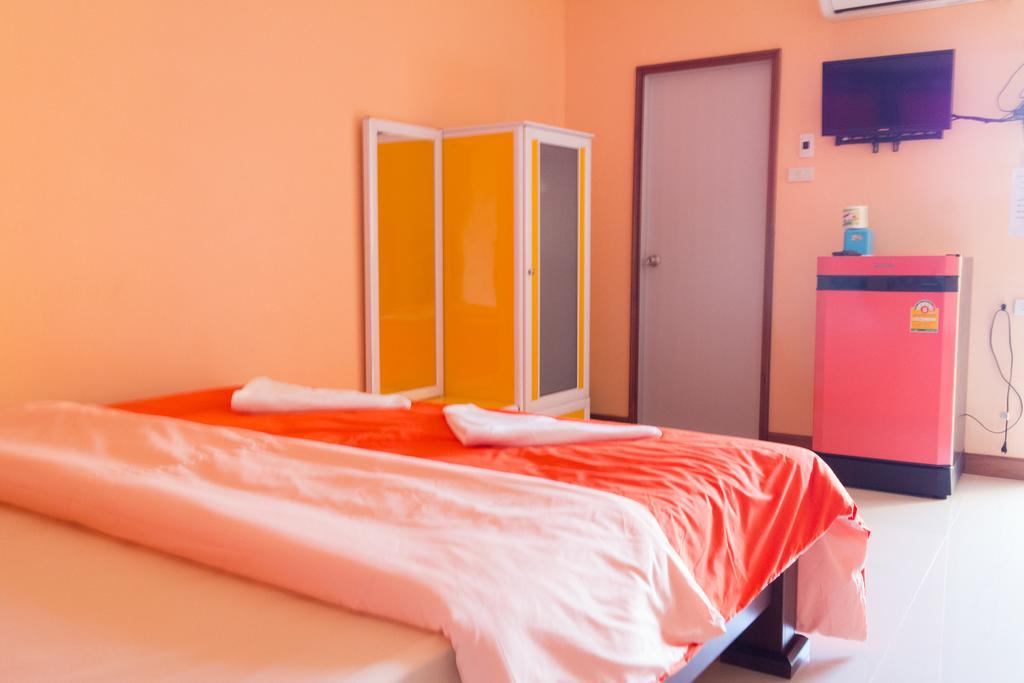 Rak Ban Kerd House Ξενοδοχείο Ko Si Chang Δωμάτιο φωτογραφία