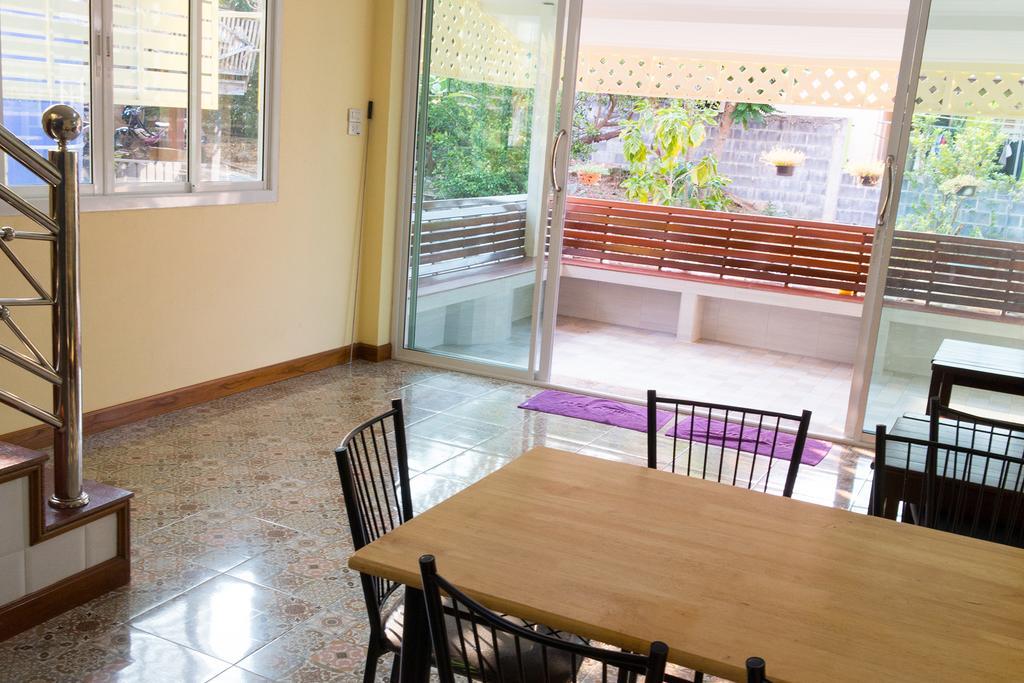 Rak Ban Kerd House Ξενοδοχείο Ko Si Chang Δωμάτιο φωτογραφία
